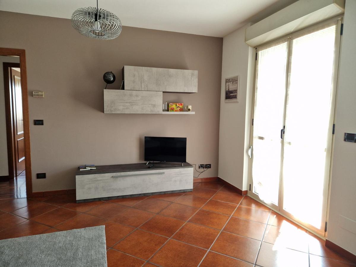 Appartamento Con Vista Montagne Biella Bagian luar foto